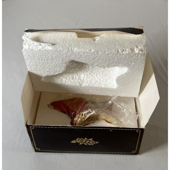 Willow Hall Miniature Vintage Mule Figurine Pretty Maiden Circa 1810, 85-06 - Picture 13 of 16